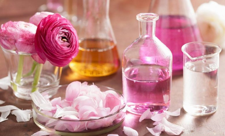 óleo essencial de rosas: propriedades e aplicação em casa. Como fazer seu próprio óleo essencial de rosa?