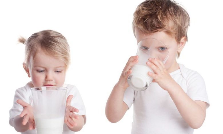 子供の栄養における牛乳と乳製品: 有用または危険? 子供のための牛乳の害と利点
