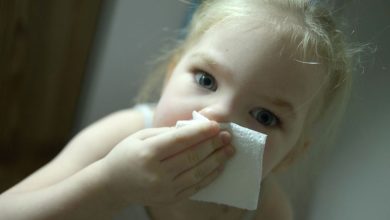 อาการคัดจมูกและน้ำมูกไหลในเด็ก: นี่คืออะไร, สาเหตุ, อาการ, การวินิจฉัย, การรักษา, การป้องกัน - ภูมิแพ้ในเด็ก - ไข้หวัดใหญ่, อารีย์