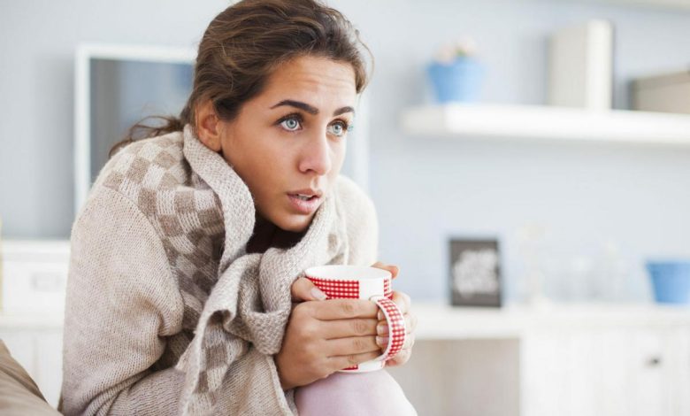 畏寒, 在一個人身上顫抖: 這是什麼, 原因, 症狀, 診斷, 治療, 預防 - 溫度 - 發燒 - 冷 - 流感