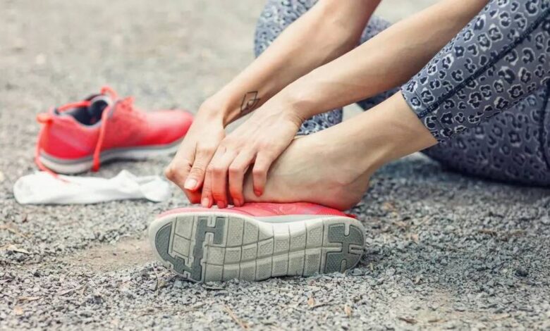 Foot pain, feet, legs, ankles: What's it, causes, symptoms, diagnostics, treatment, prevention