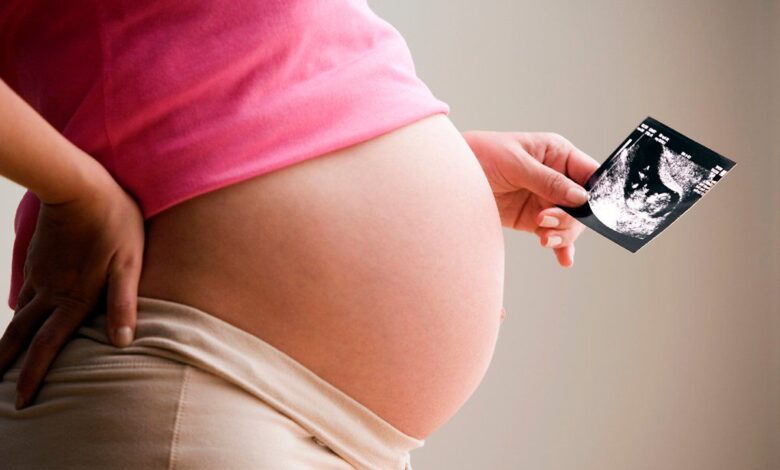 Polyhydramnios pendant la grossesse: Qu'est-ce que c'est, les causes, symptômes, diagnostic, traitement, prévention